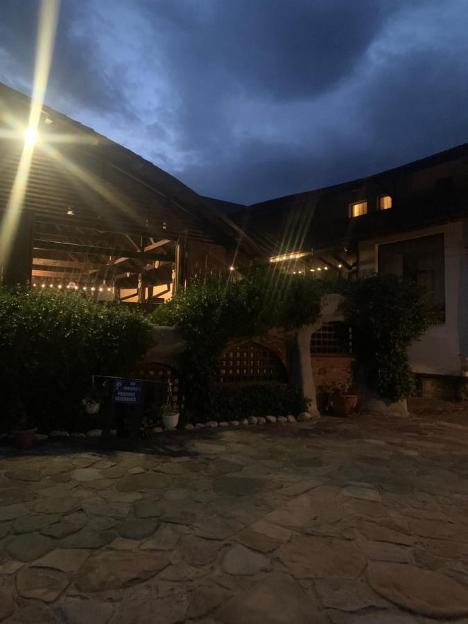 No Comment Rustic Hotel Curtea de Argeş Exterior foto